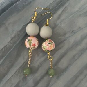 Chic Floral Beaded Earrings with Gold Accents